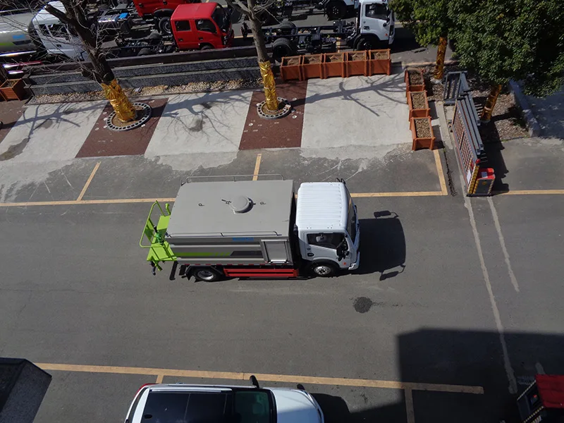 XZL5040TYH6型路面养护车