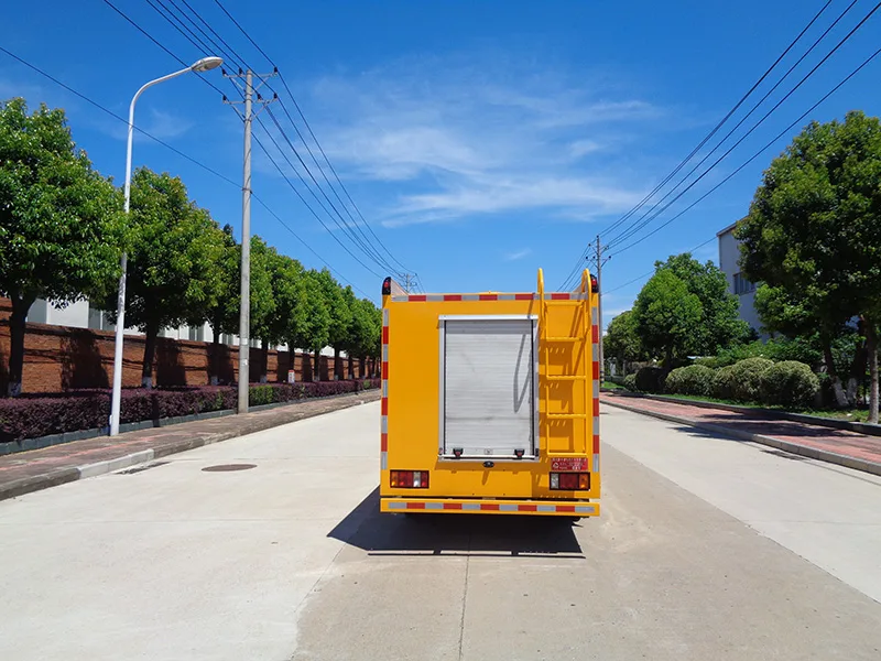 XZL5072GSS6型洒水车